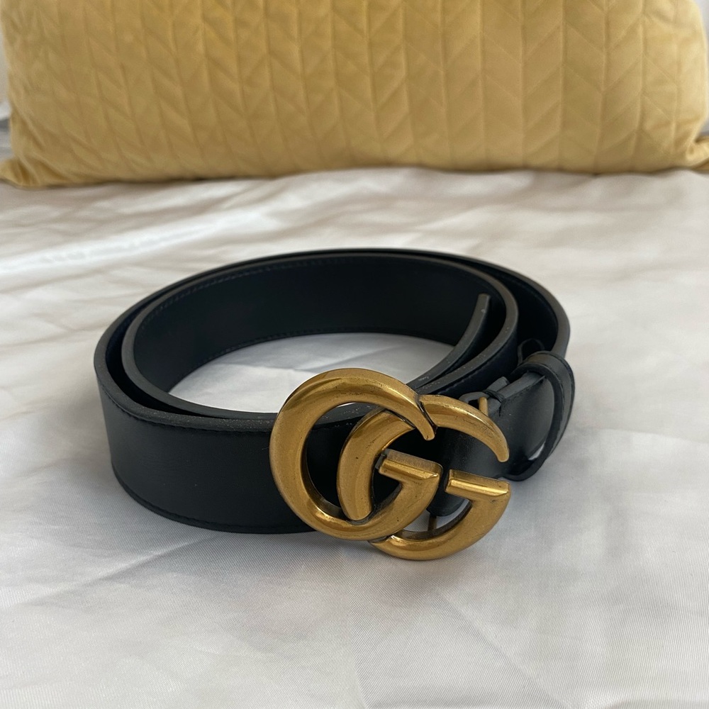 Black double G Gucci belt. Barely used.